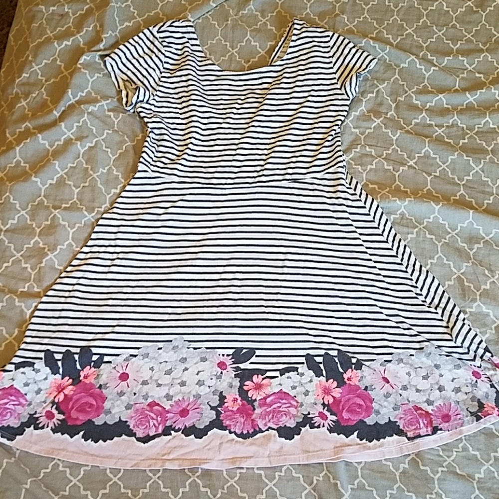 NWOT Super cute kids dress